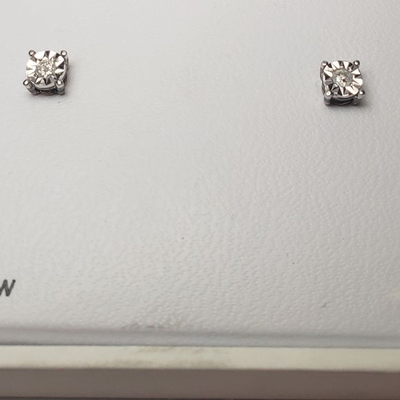 Diamond earrings - Picture 2 of 2